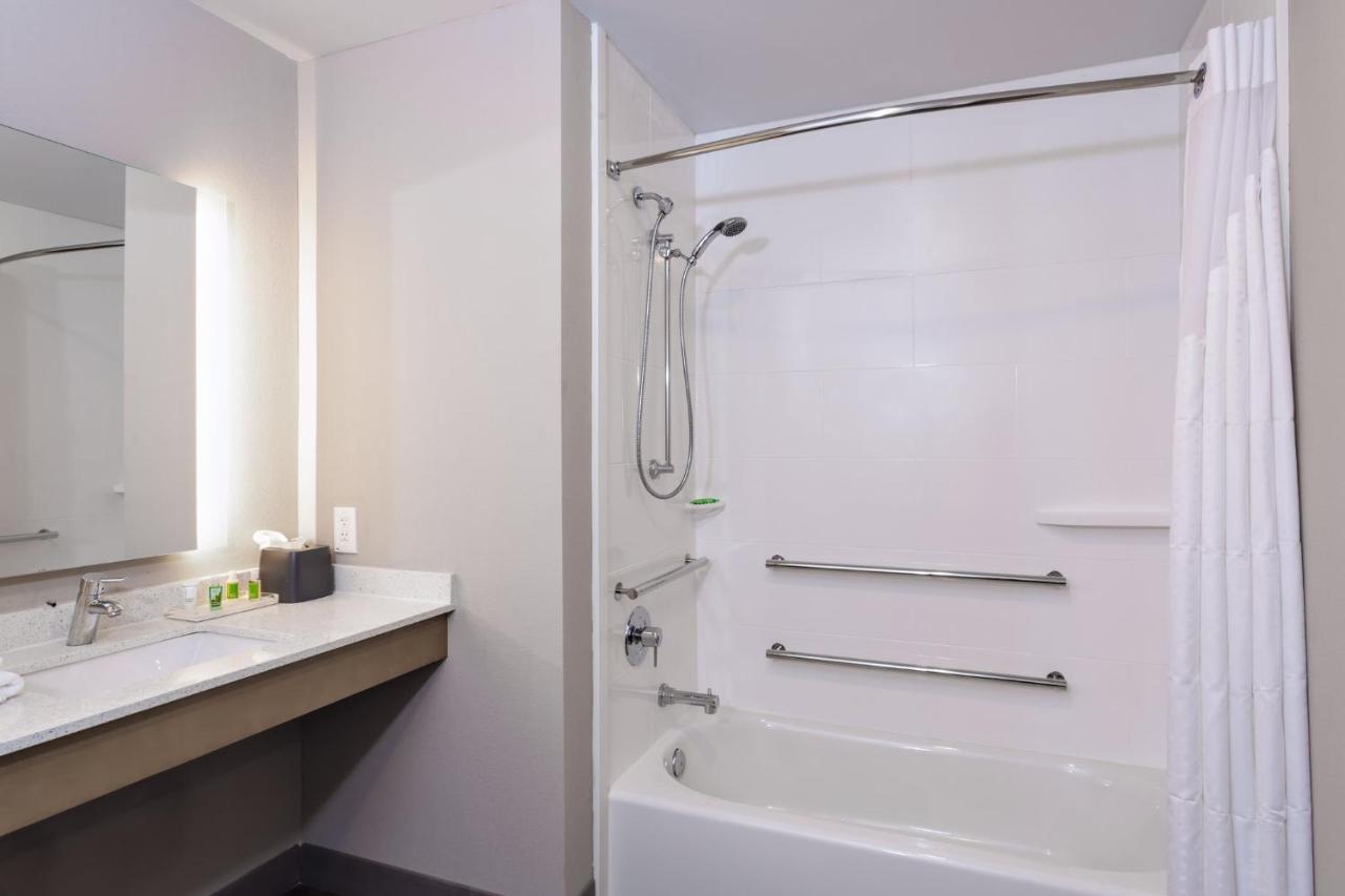 Hotel - E Capitol - Univ By Ihg