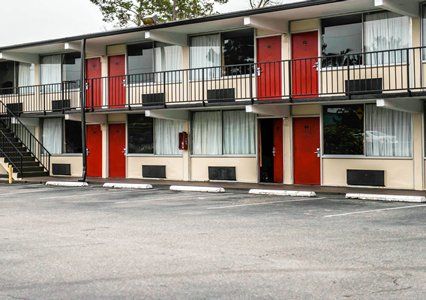 Lodge Econo North Tallahassee