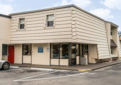 Econo North * Tallahassee