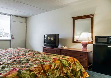 Lodge Econo North *