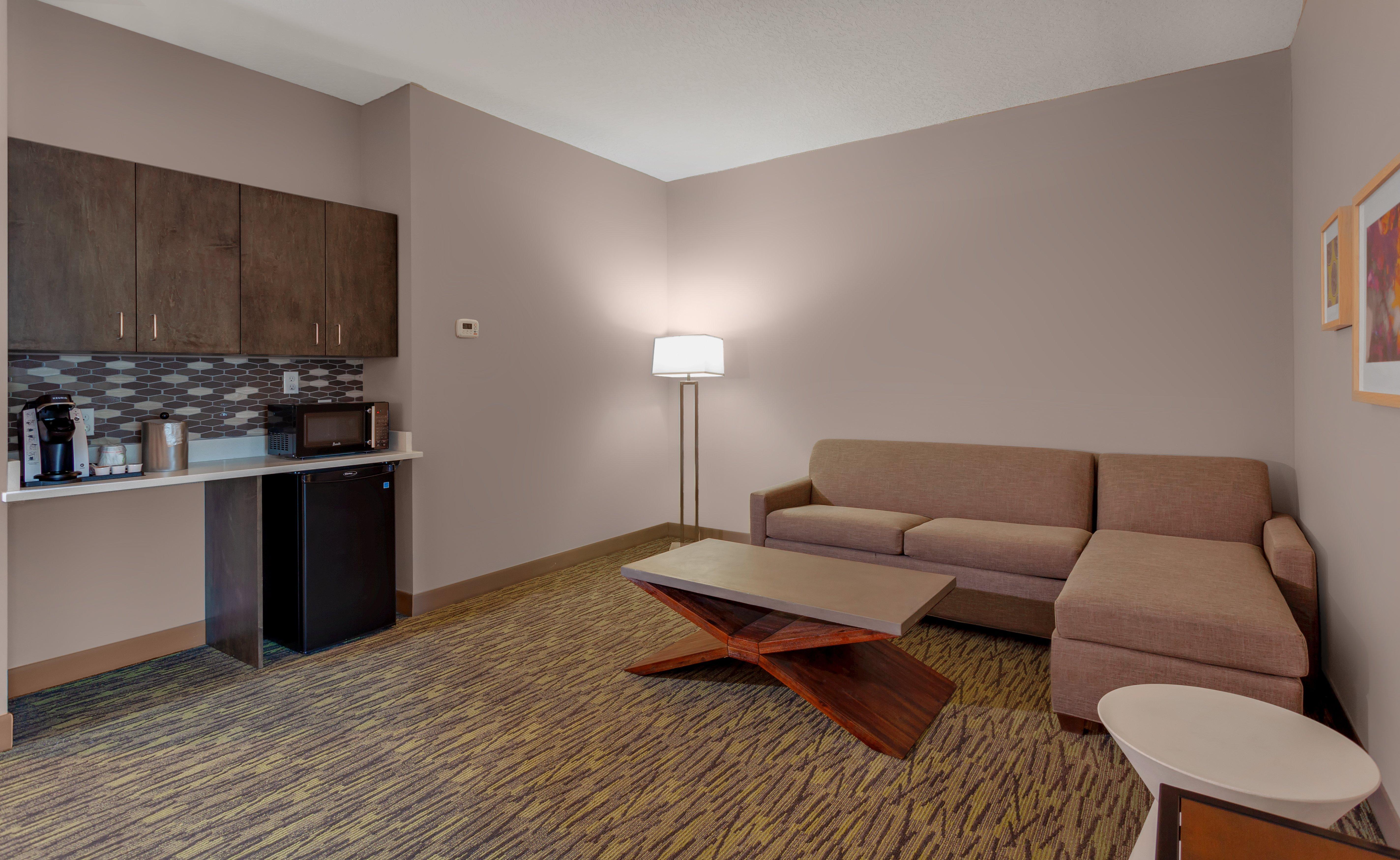 - E Capitol - Univ By Ihg Hotel Tallahassee