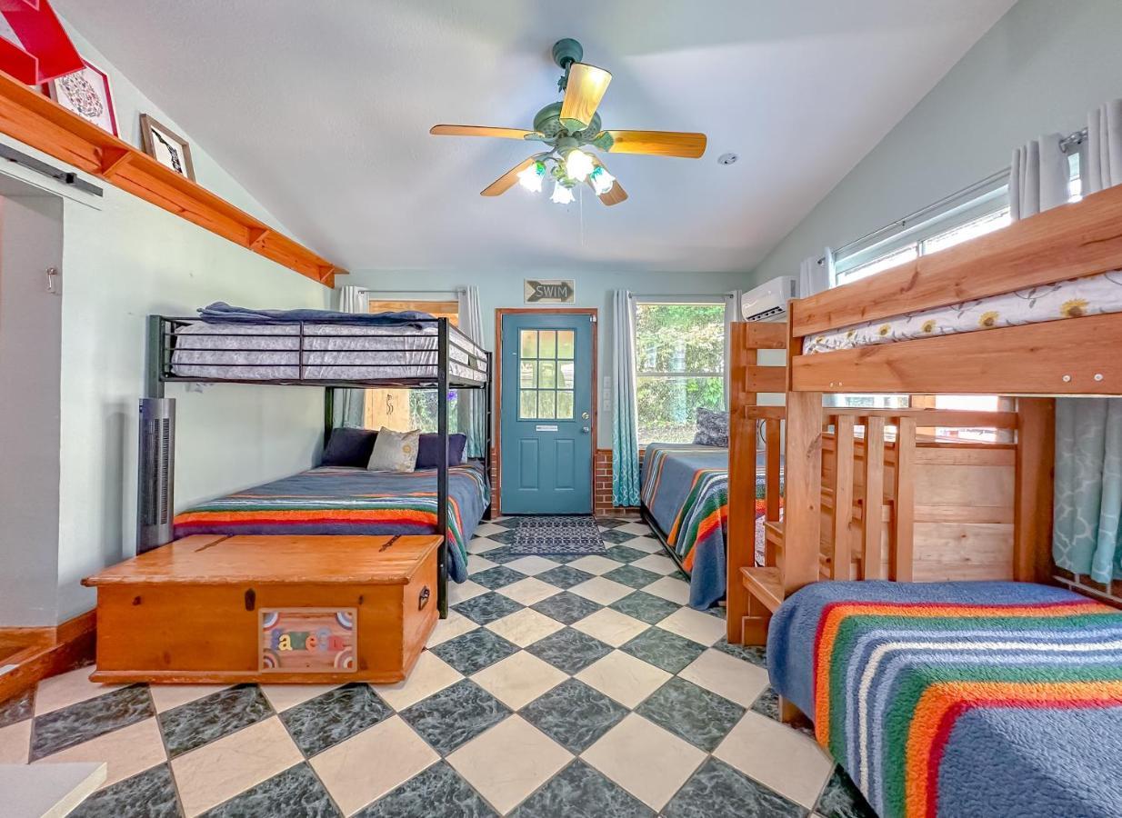 Holiday home Groups-hot Tub -pool- Private-4 Baths Tallahassee
