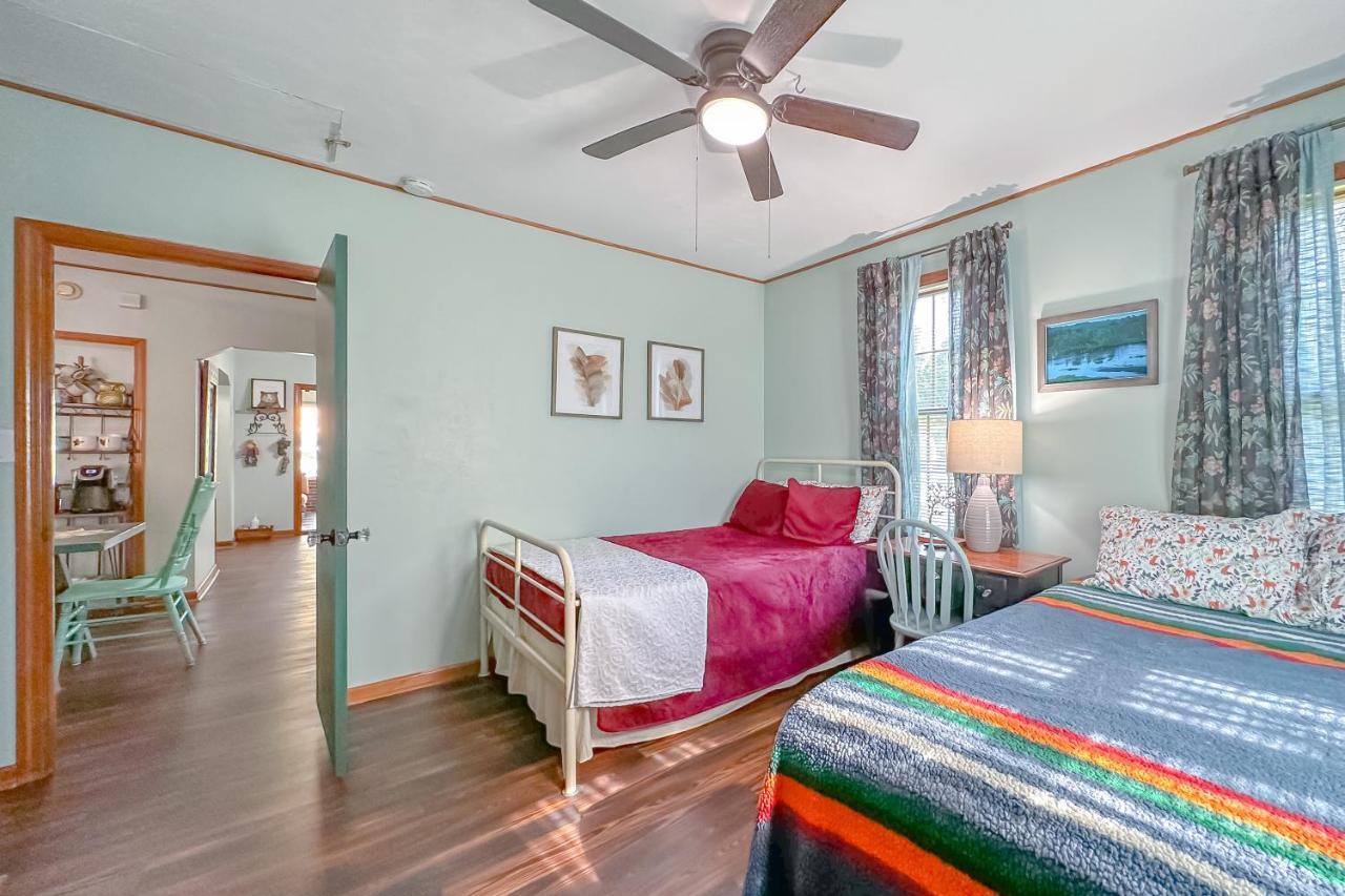 Groups-hot Tub -pool- Private-4 Baths * Tallahassee