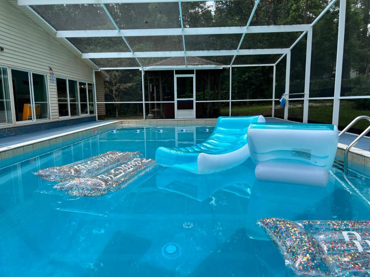 Groups-hot Tub -pool- Private-4 Baths Holiday home *