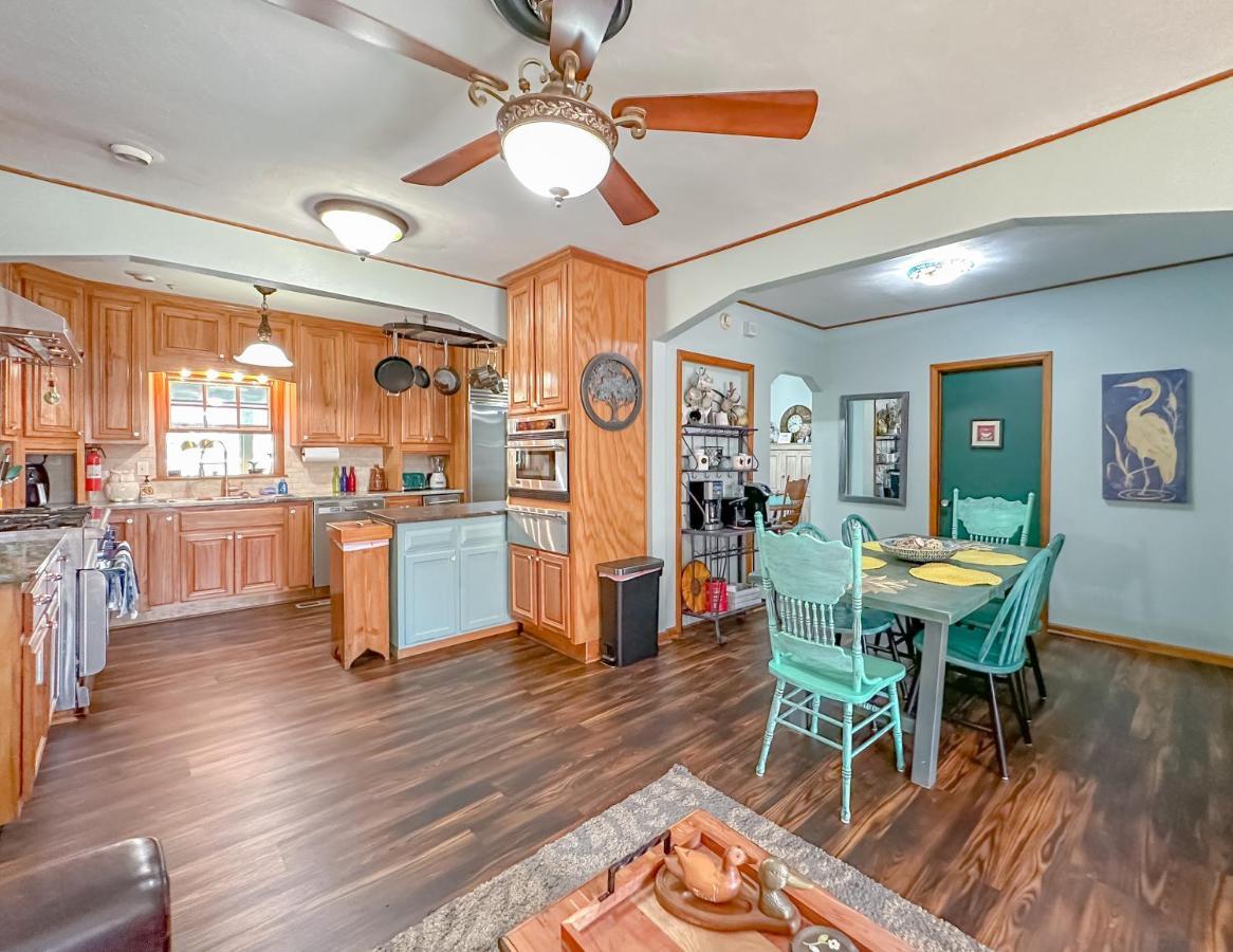 Holiday home Groups-hot Tub -pool- Private-4 Baths Tallahassee