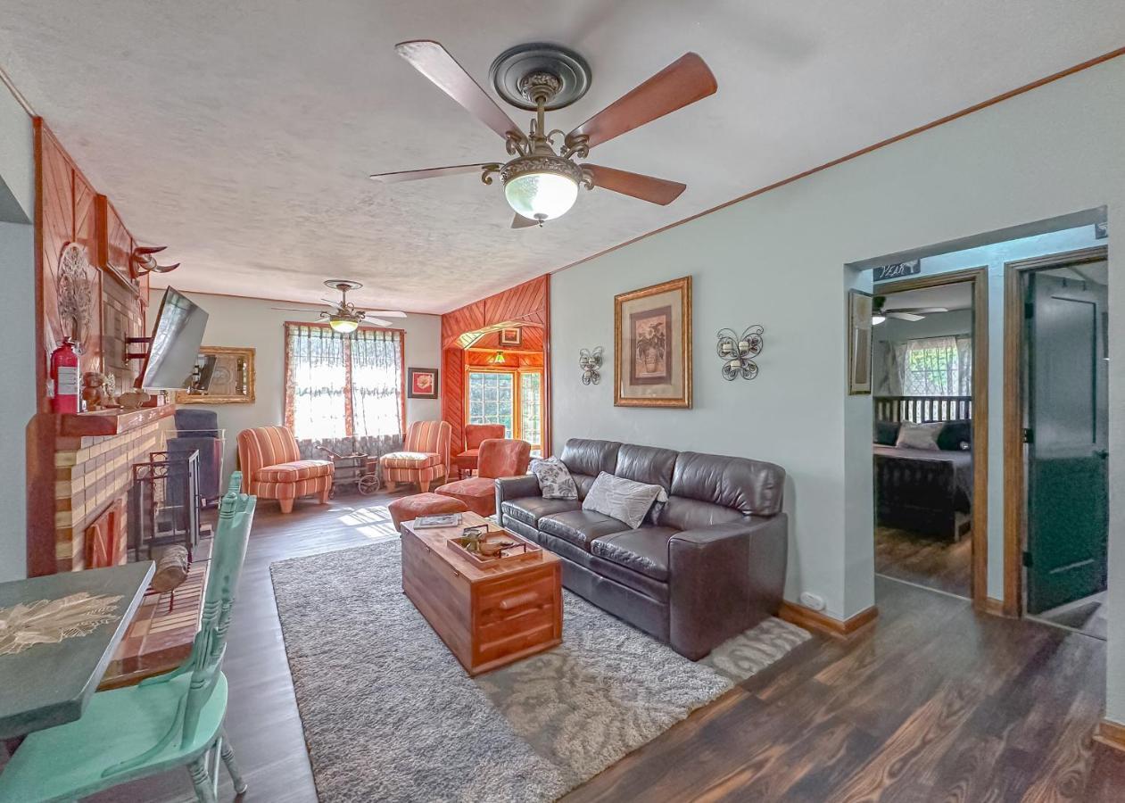 Groups-hot Tub -pool- Private-4 Baths Holiday home Tallahassee
