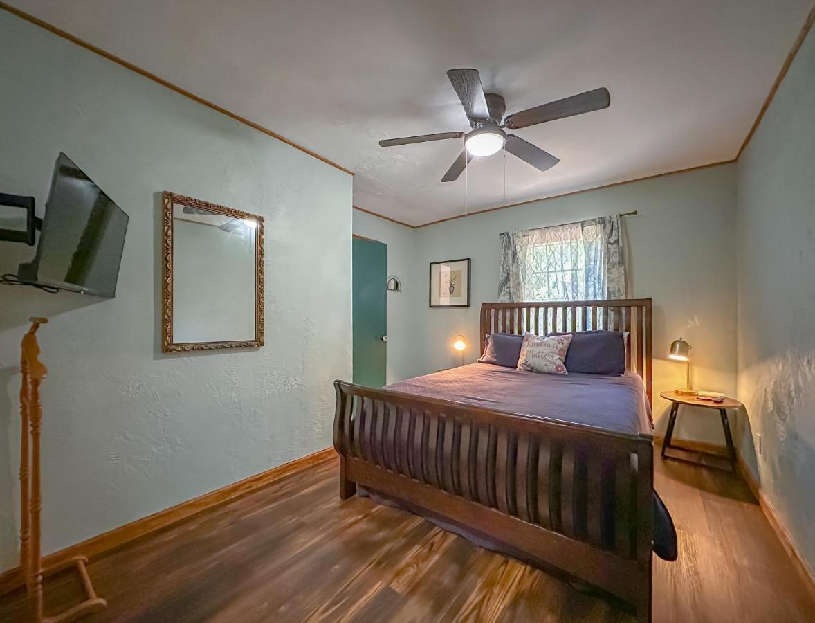 Groups-hot Tub -pool- Private-4 Baths * Tallahassee