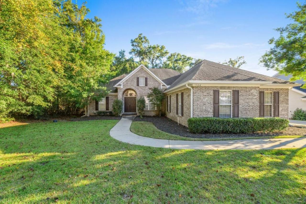 Serene Smart Home, Big Backyard, Family And Friends *