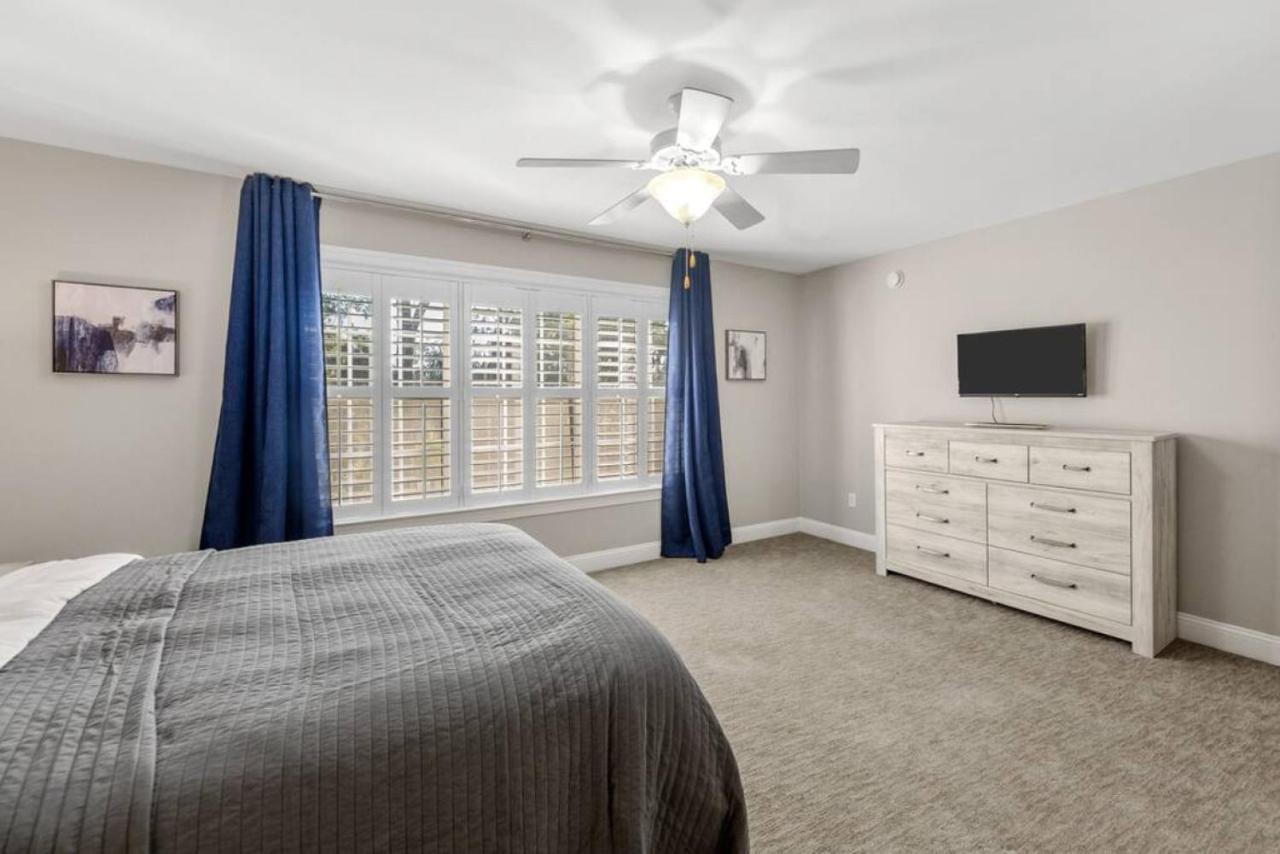 Serene Smart Home, Big Backyard, Family And Friends