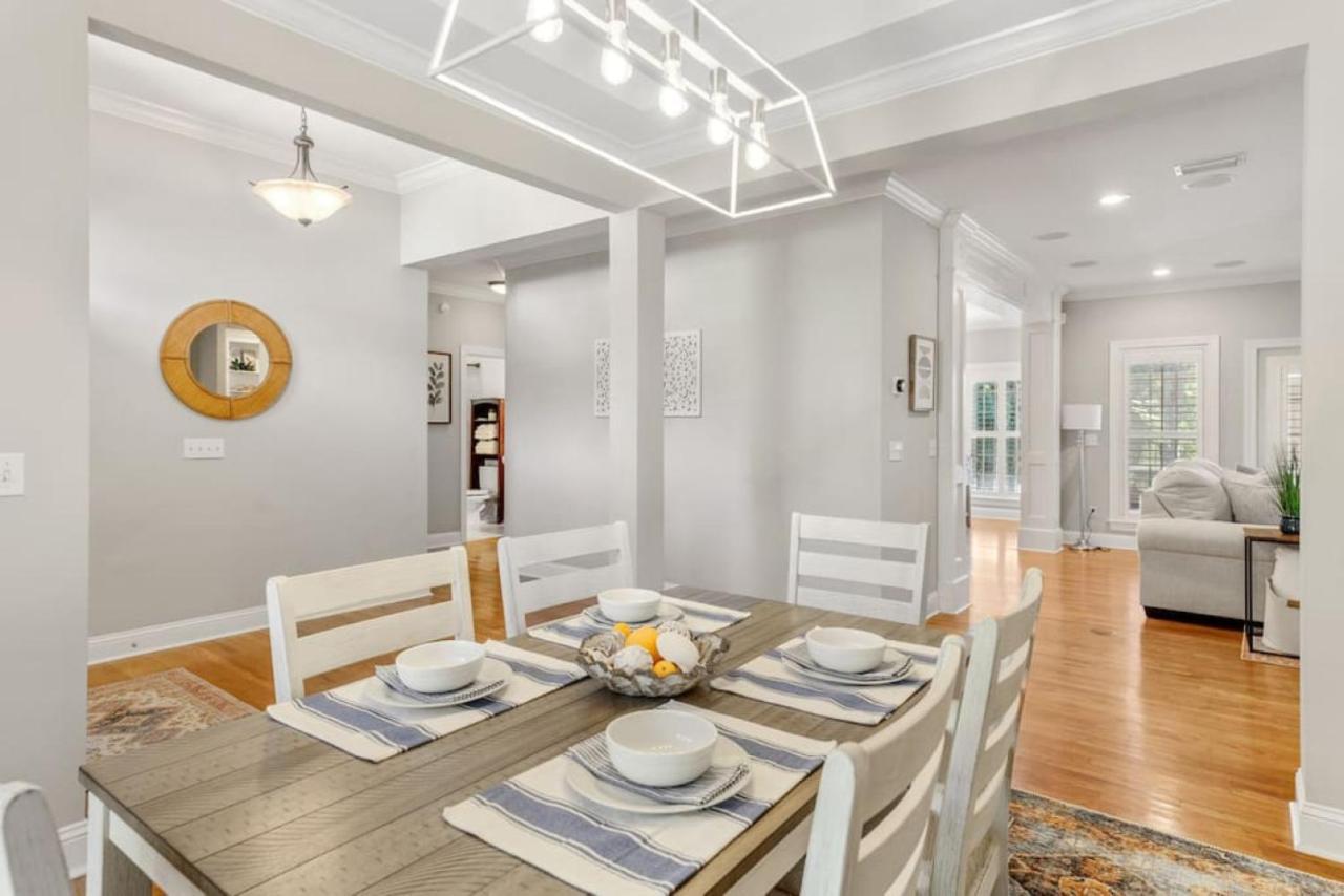 Serene Smart Home, Big Backyard, Family And Friends Holiday home Tallahassee