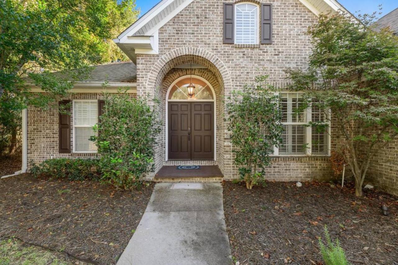 Serene Smart Home, Big Backyard, Family And Friends