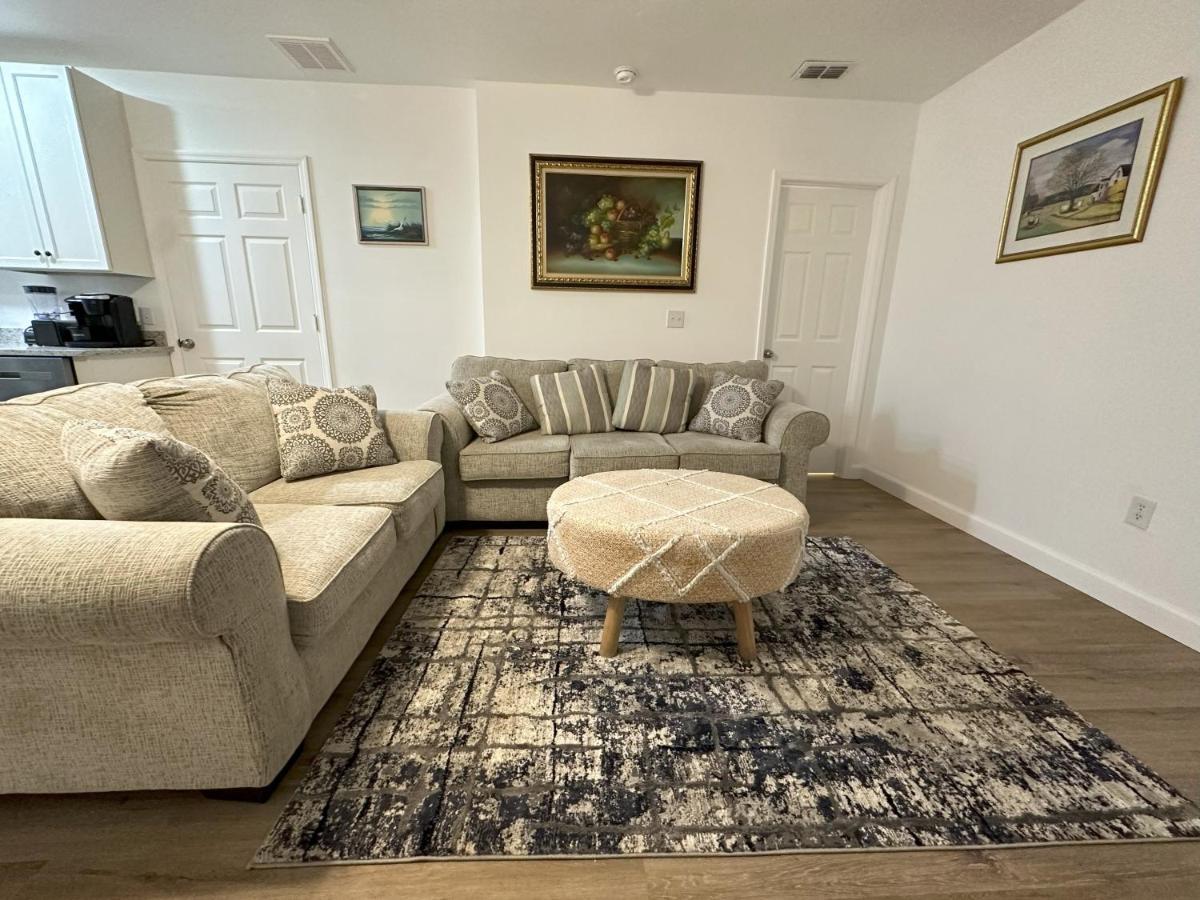 One Unit Of A Fully Renovated Duplex Near Fsu * Tallahassee