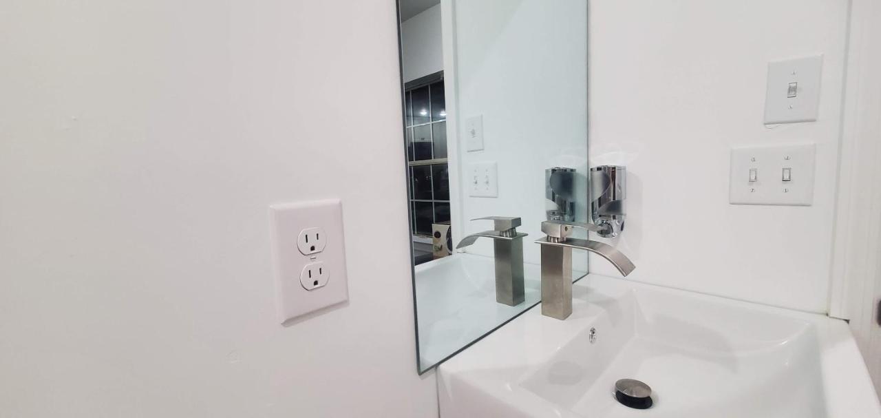 One Unit Of A Fully Renovated Duplex Near Fsu Apartment