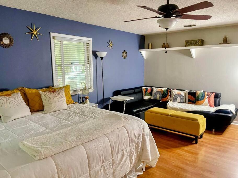Holiday home Town & Country-4br/3ba, 1.5 Acres, 20 Min Fsu/famu *