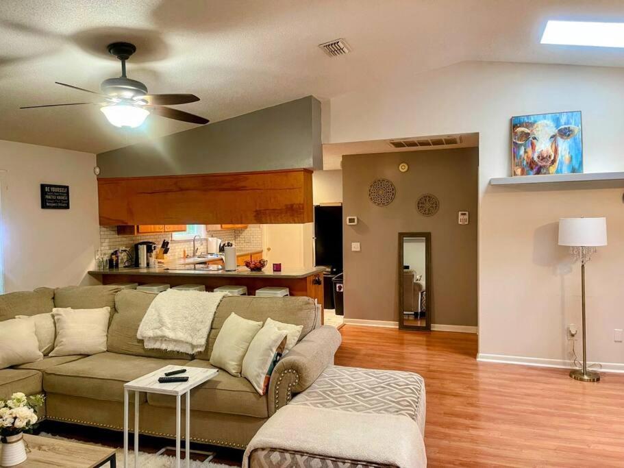 Town & Country-4br/3ba, 1.5 Acres, 20 Min Fsu/famu