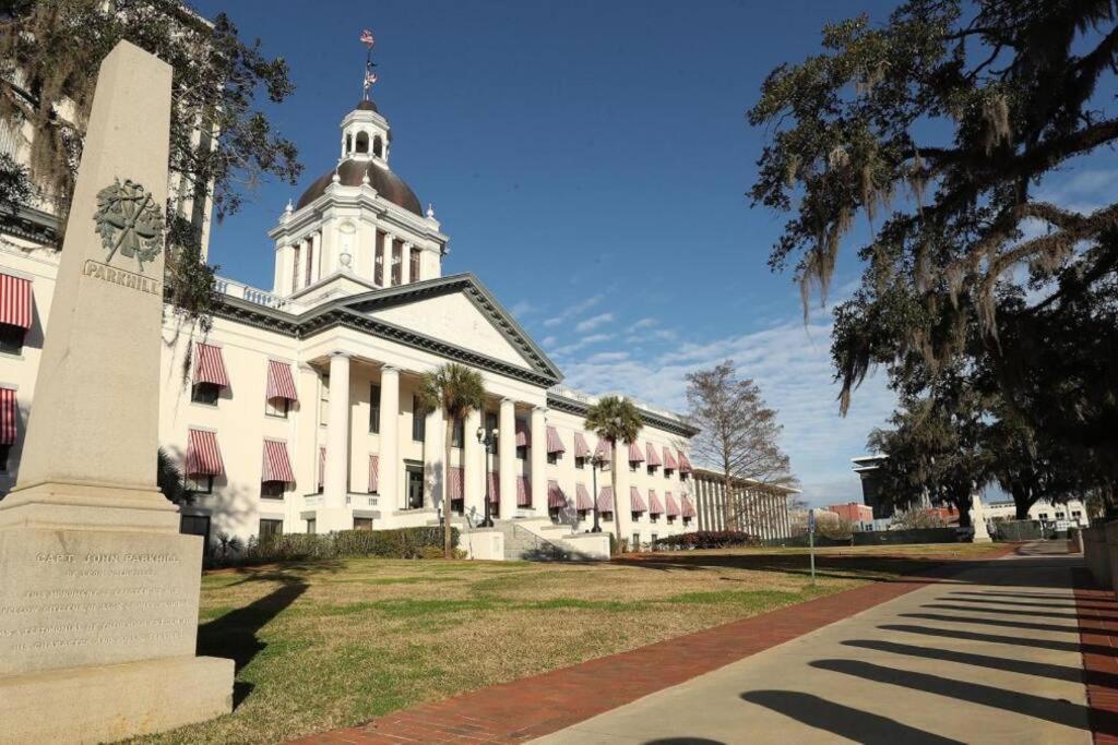 Peaceful Near Capitol, Campus & Hospitals Holiday home