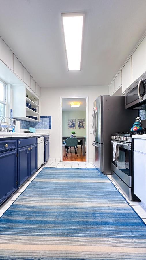Peaceful Near Capitol, Campus & Hospitals Holiday home