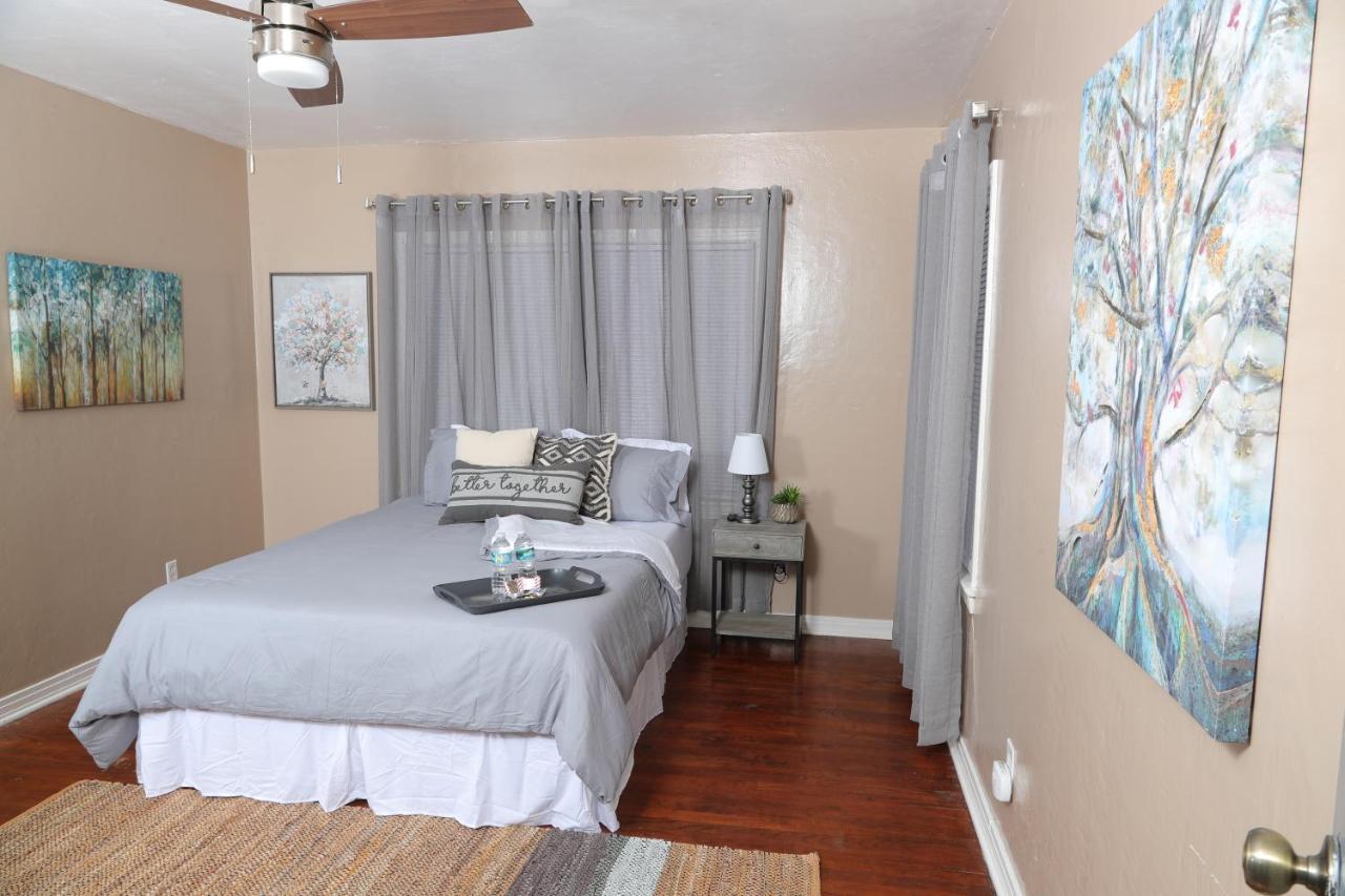 Fantastic Gem Minutes From Campus/stadium, Capitol Holiday home *