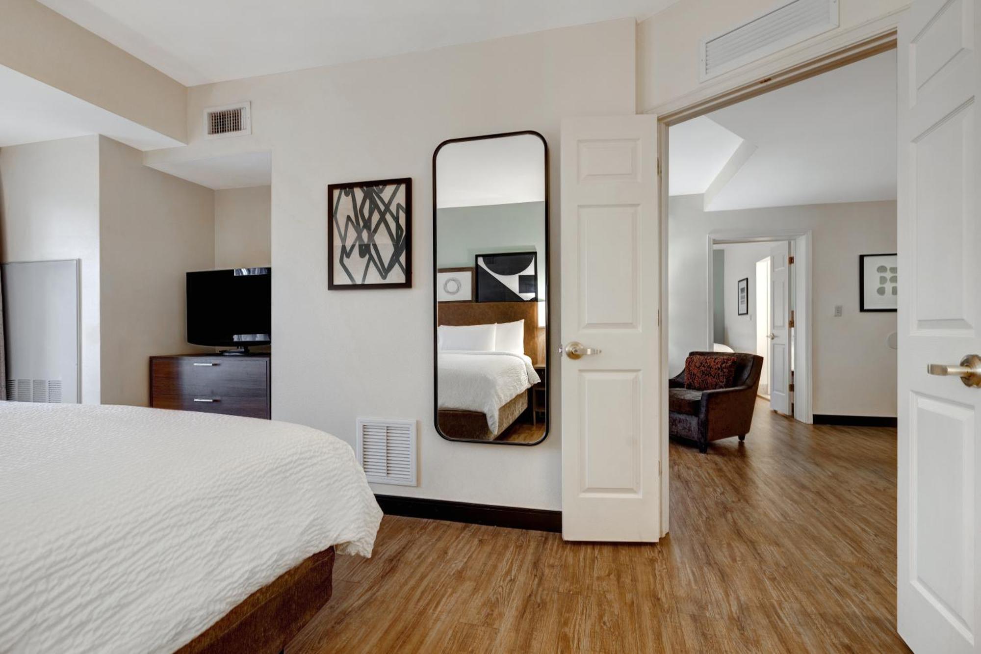 Staybridge I-10 East By Ihg Hotel 3*