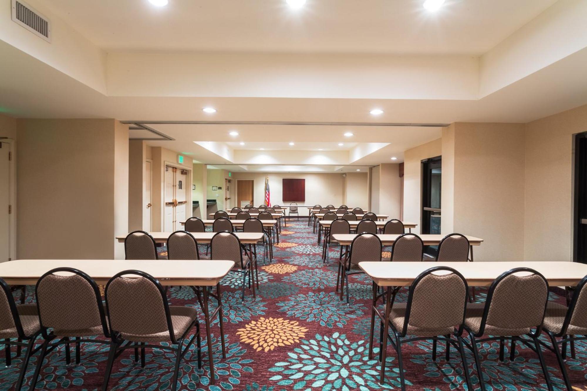 Hotel Staybridge I-10 East By Ihg