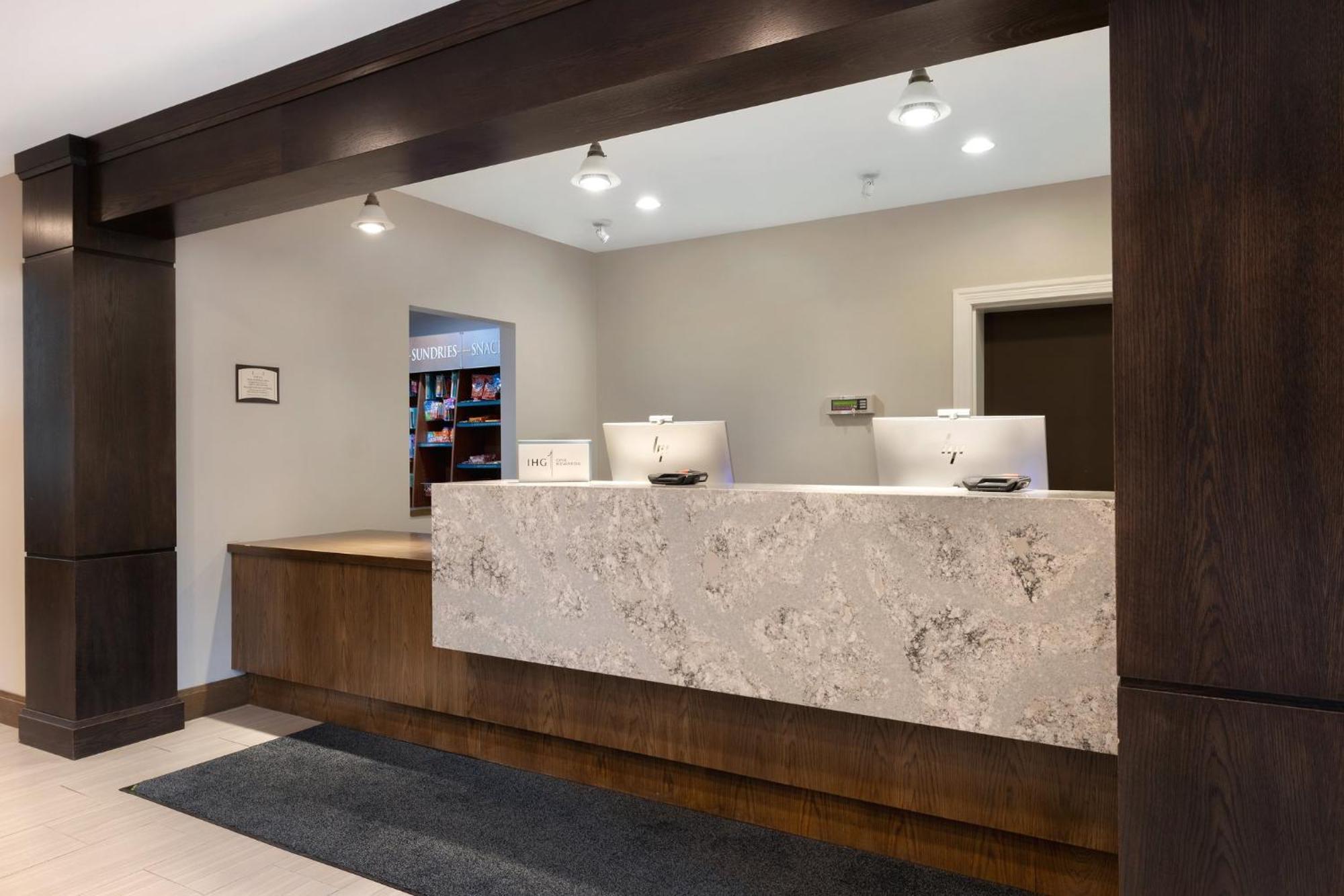 Staybridge I-10 East By Ihg