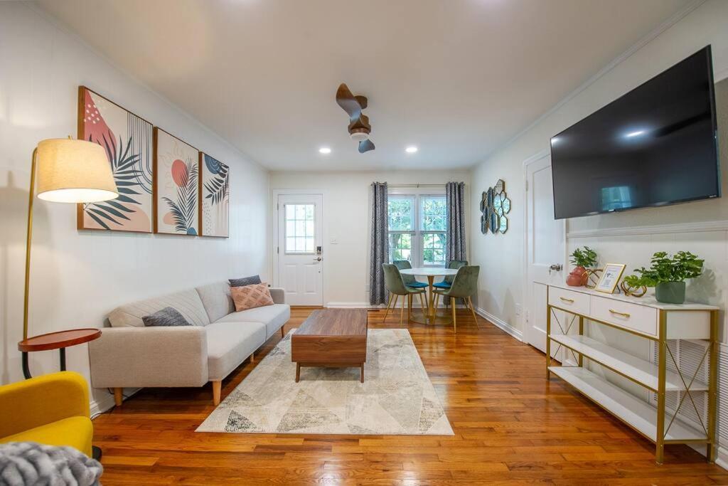 Midtown - Location! Holiday home *