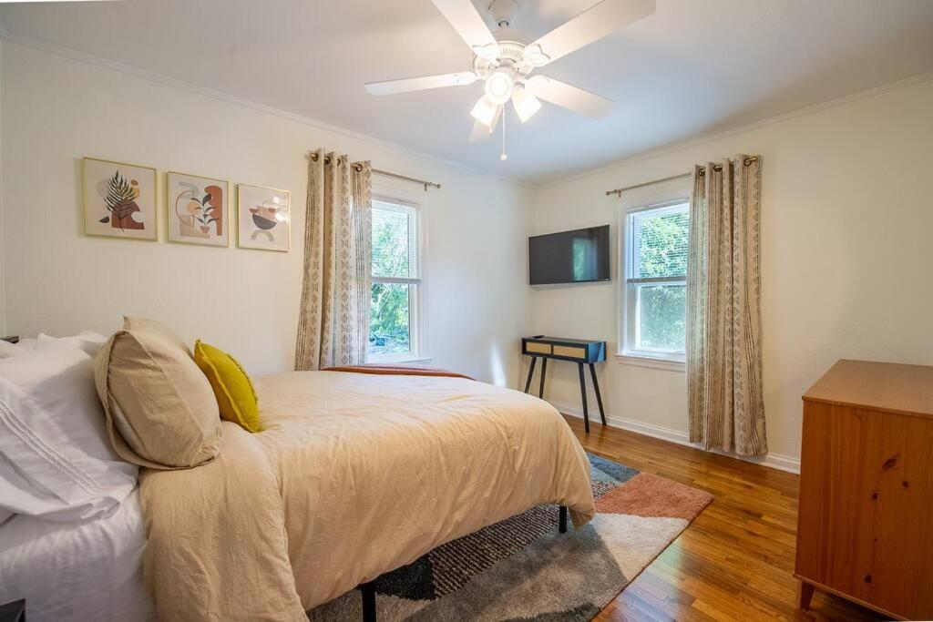 Midtown - Location! Holiday home