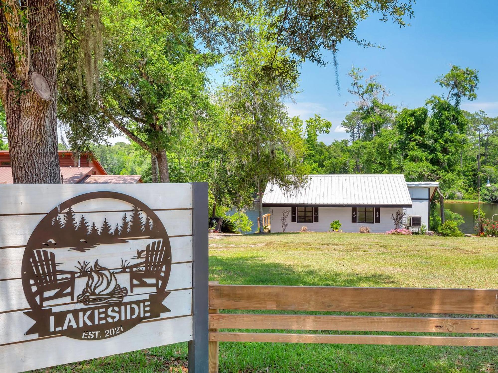 Waterfront On Talquin - Near Fsu - Stunning Views - 2 Story Deck - Fire Pit - Fast 1000 Mbps Internet - 3 Min From Boat Ramp *