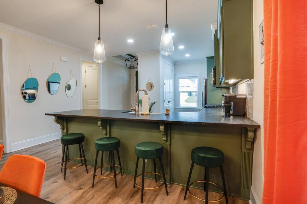 Downtown Escape: Lakes & Parks - 20min To Airport *