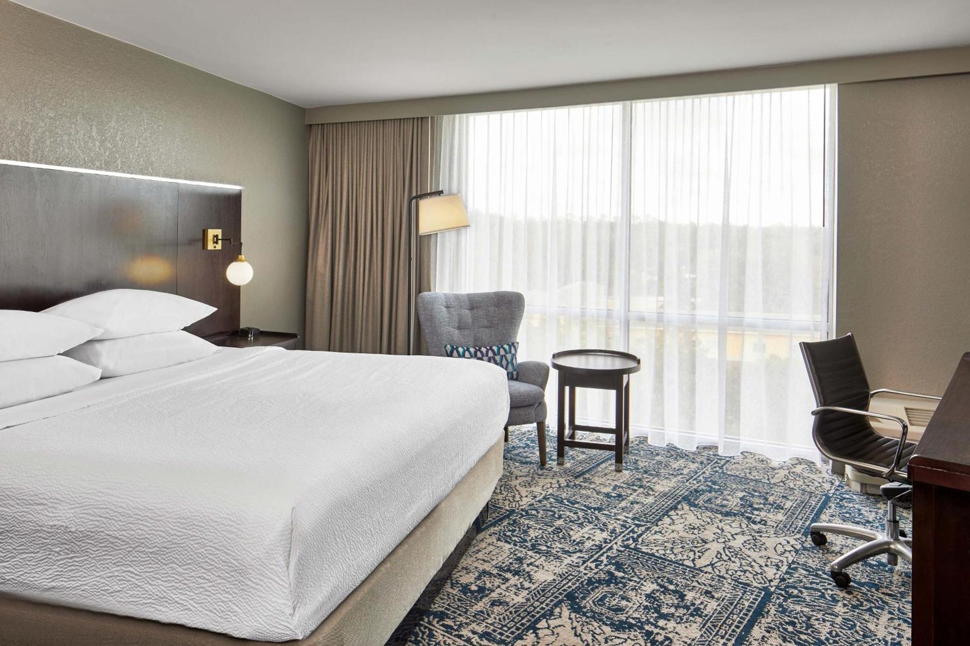 Four Points By Sheraton Downtown Hotel