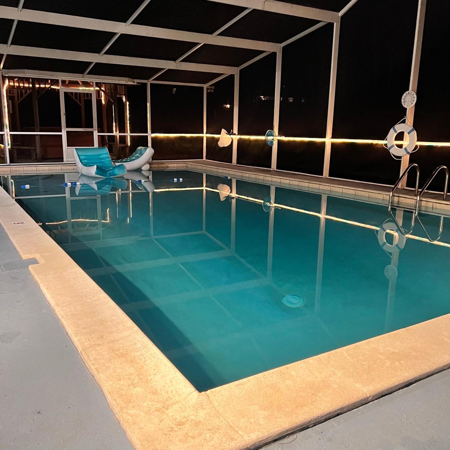 Holiday home Groups-hot Tub -pool- Private-4 Baths