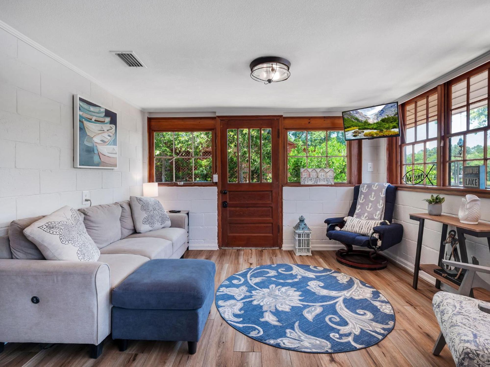 Holiday home Waterfront On Talquin - Near Fsu - Stunning Views - 2 Story Deck - Fire Pit - Fast 1000 Mbps Internet - 3 Min From Boat Ramp Tallahassee