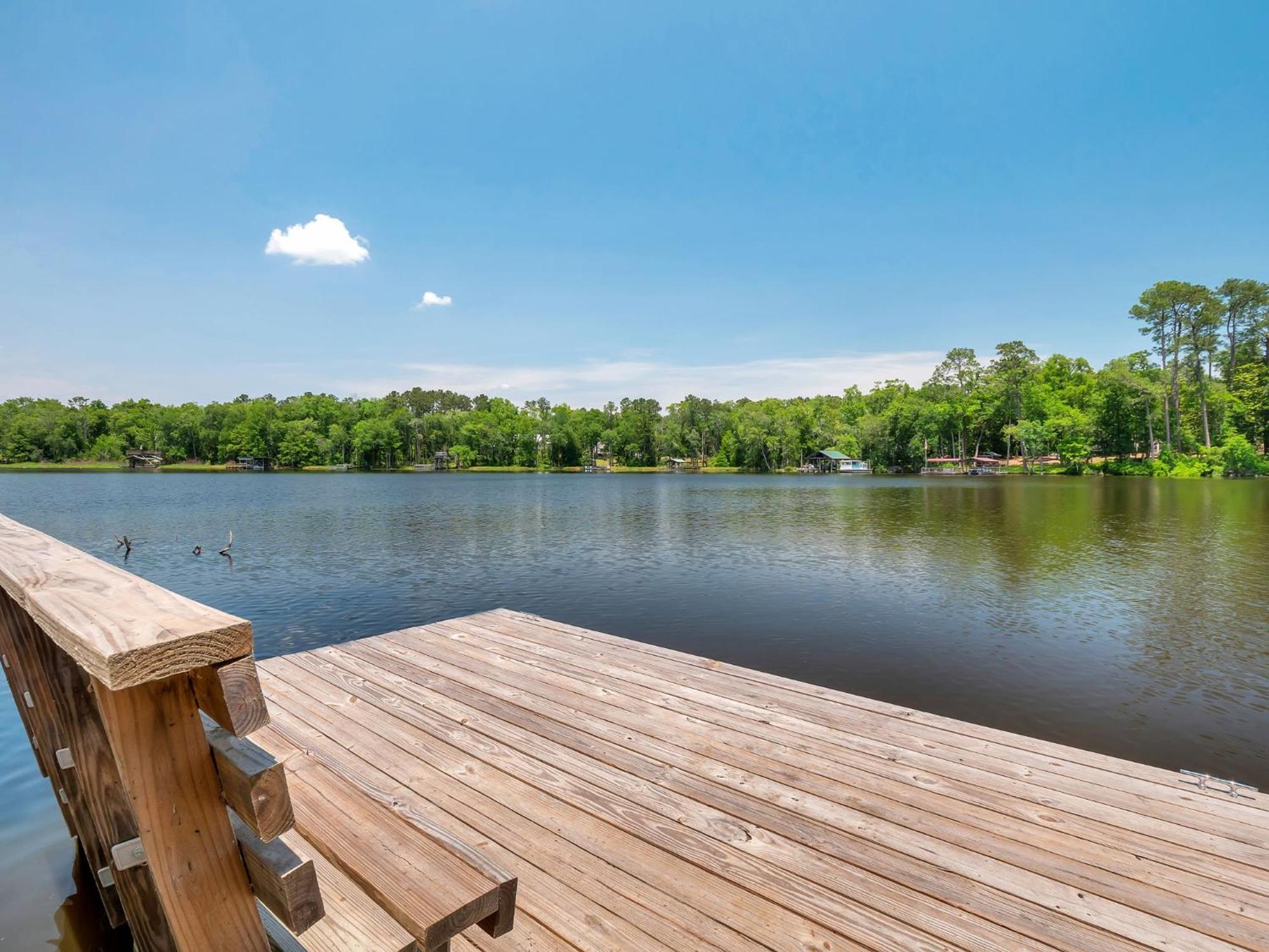 Waterfront On Talquin - Near Fsu - Stunning Views - 2 Story Deck - Fire Pit - Fast 1000 Mbps Internet - 3 Min From Boat Ramp * Tallahassee