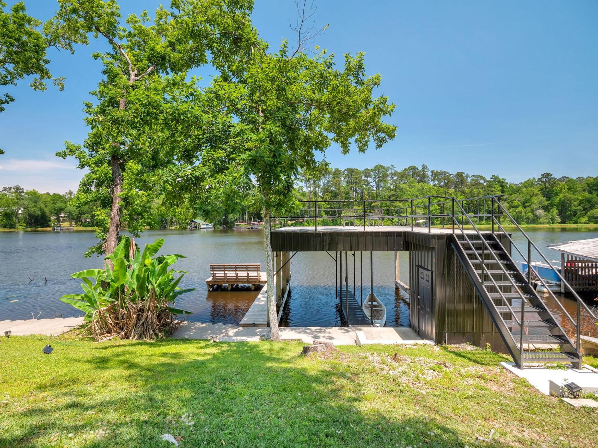 Holiday home Waterfront On Talquin - Near Fsu - Stunning Views - 2 Story Deck - Fire Pit - Fast 1000 Mbps Internet - 3 Min From Boat Ramp Tallahassee
