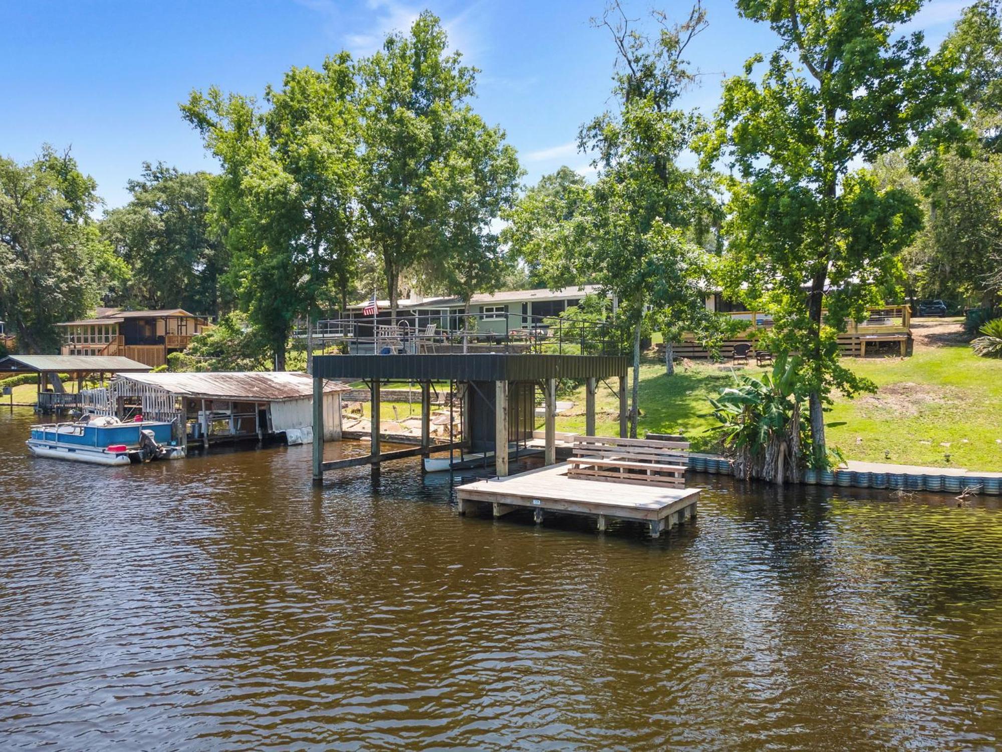 Waterfront On Talquin - Near Fsu - Stunning Views - 2 Story Deck - Fire Pit - Fast 1000 Mbps Internet - 3 Min From Boat Ramp Tallahassee