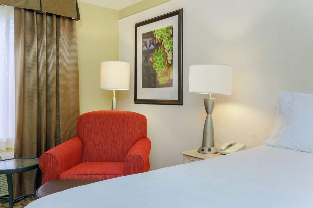 Hilton Garden Hotel 3*