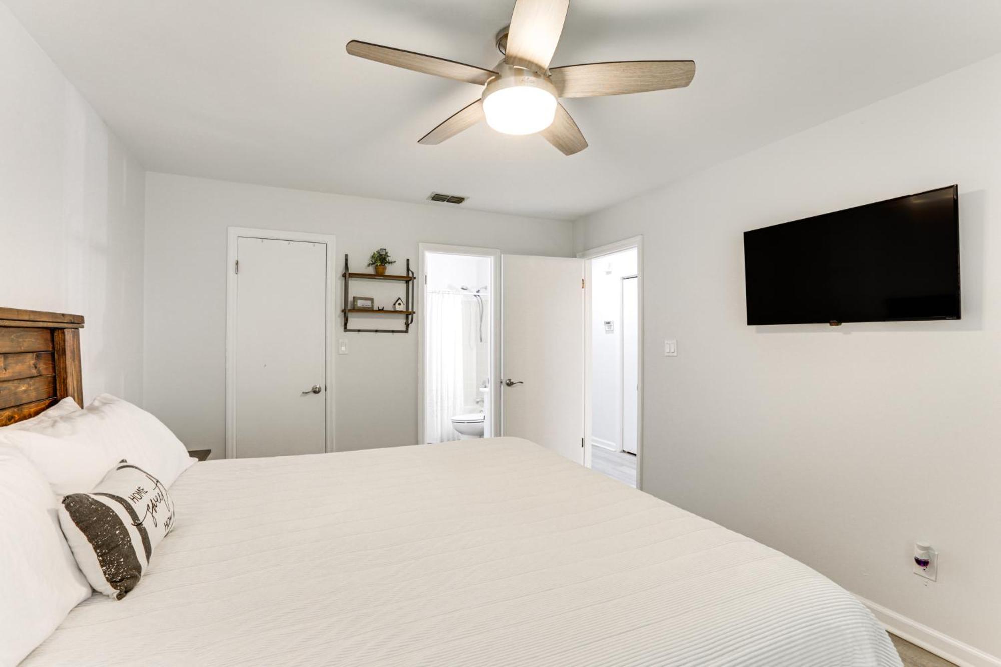 Pet-friendly Near Downtown! *
