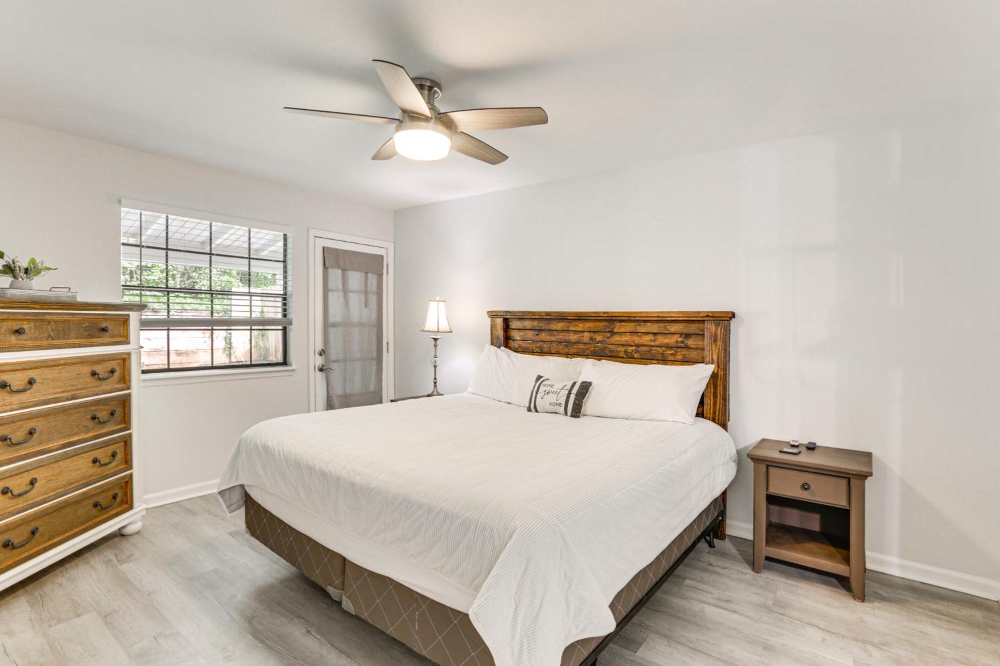Holiday home Pet-friendly Near Downtown!