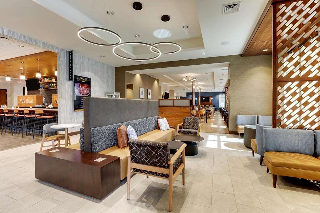 Drury Plaza Hotel *