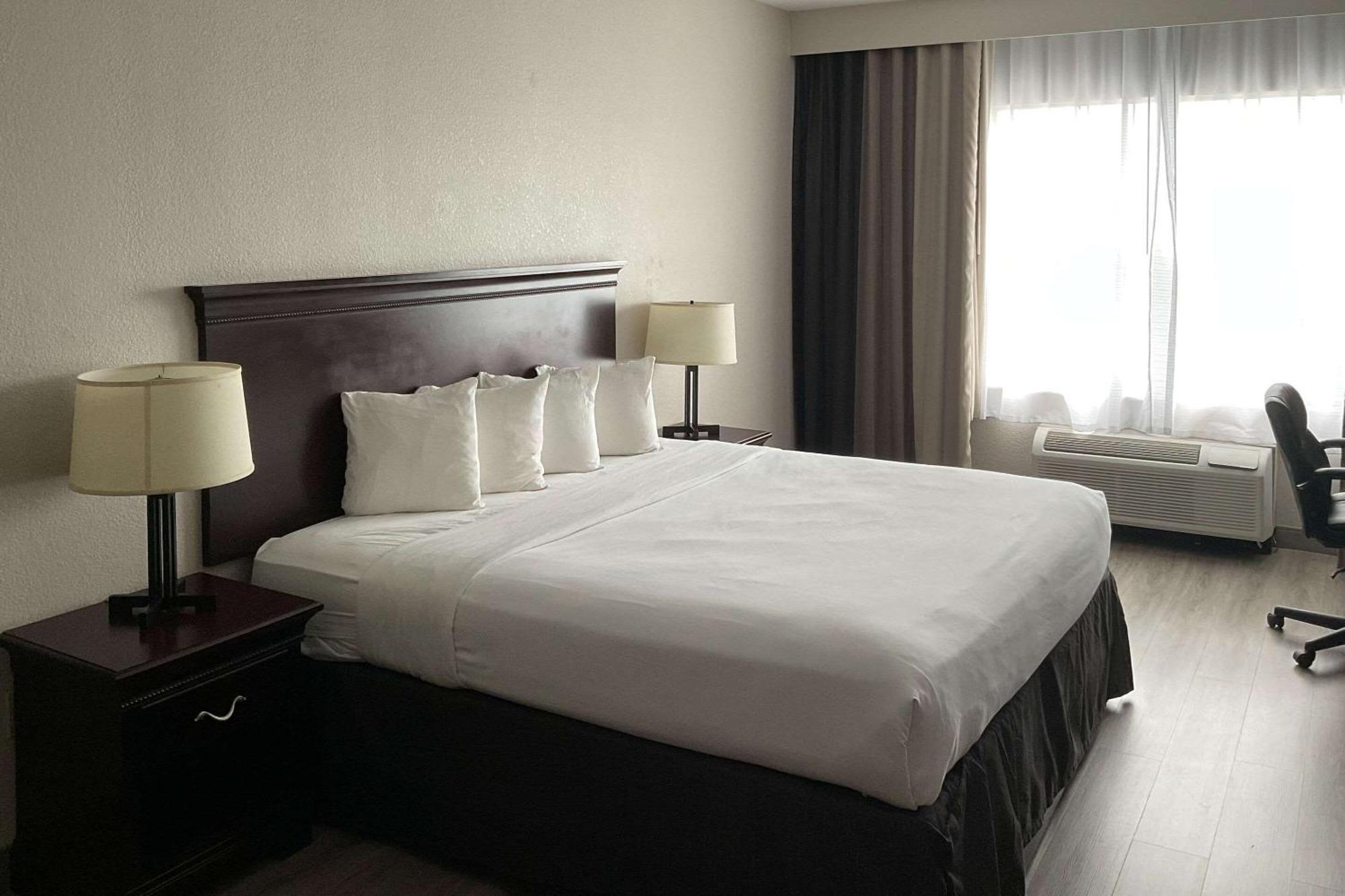 Country & By Radisson, Tallahassee-university Area, Fl Tallahassee