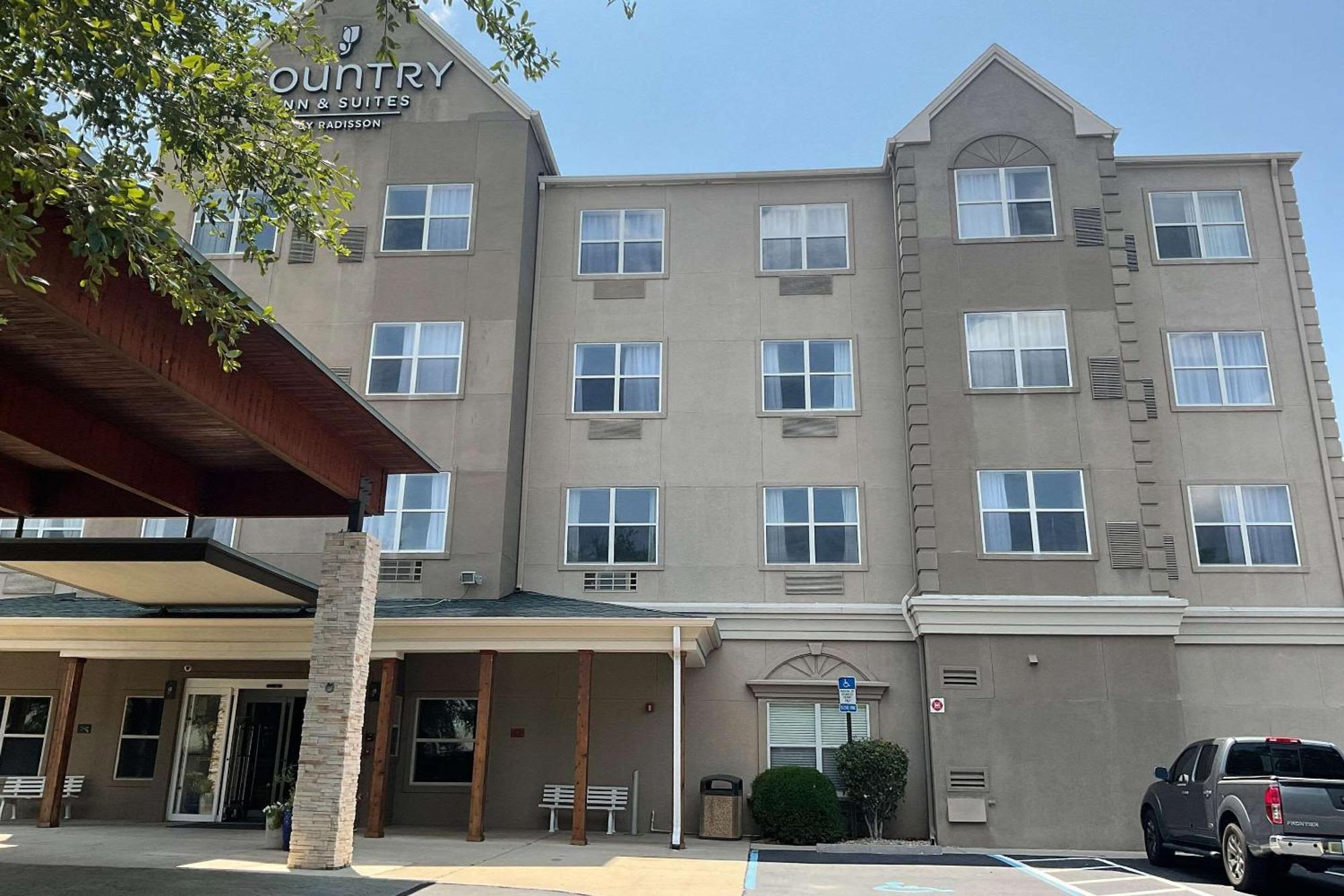 Hotel Country & By Radisson, Tallahassee-university Area, Fl 3*