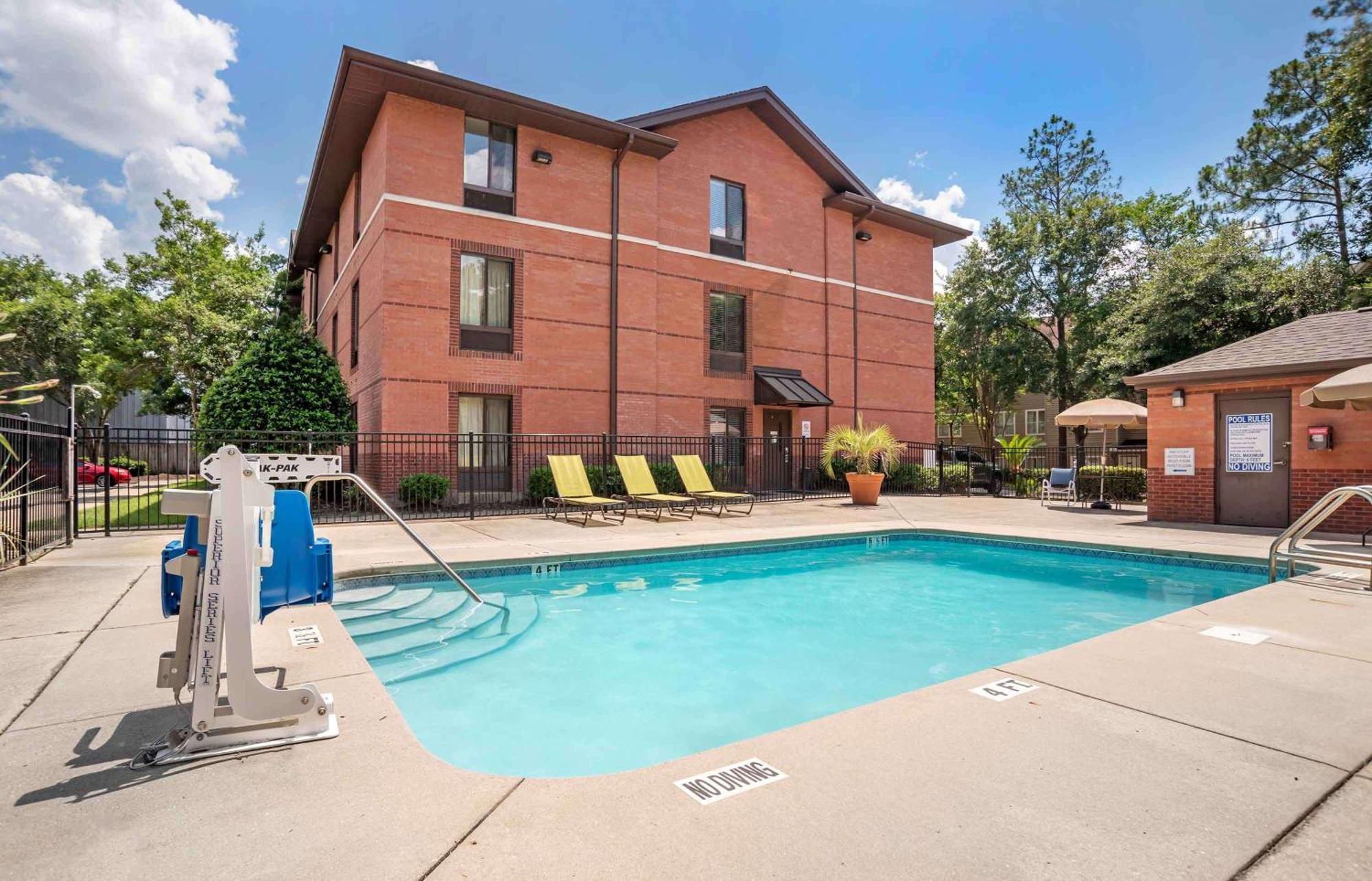Hotel Extended America - - Killearn