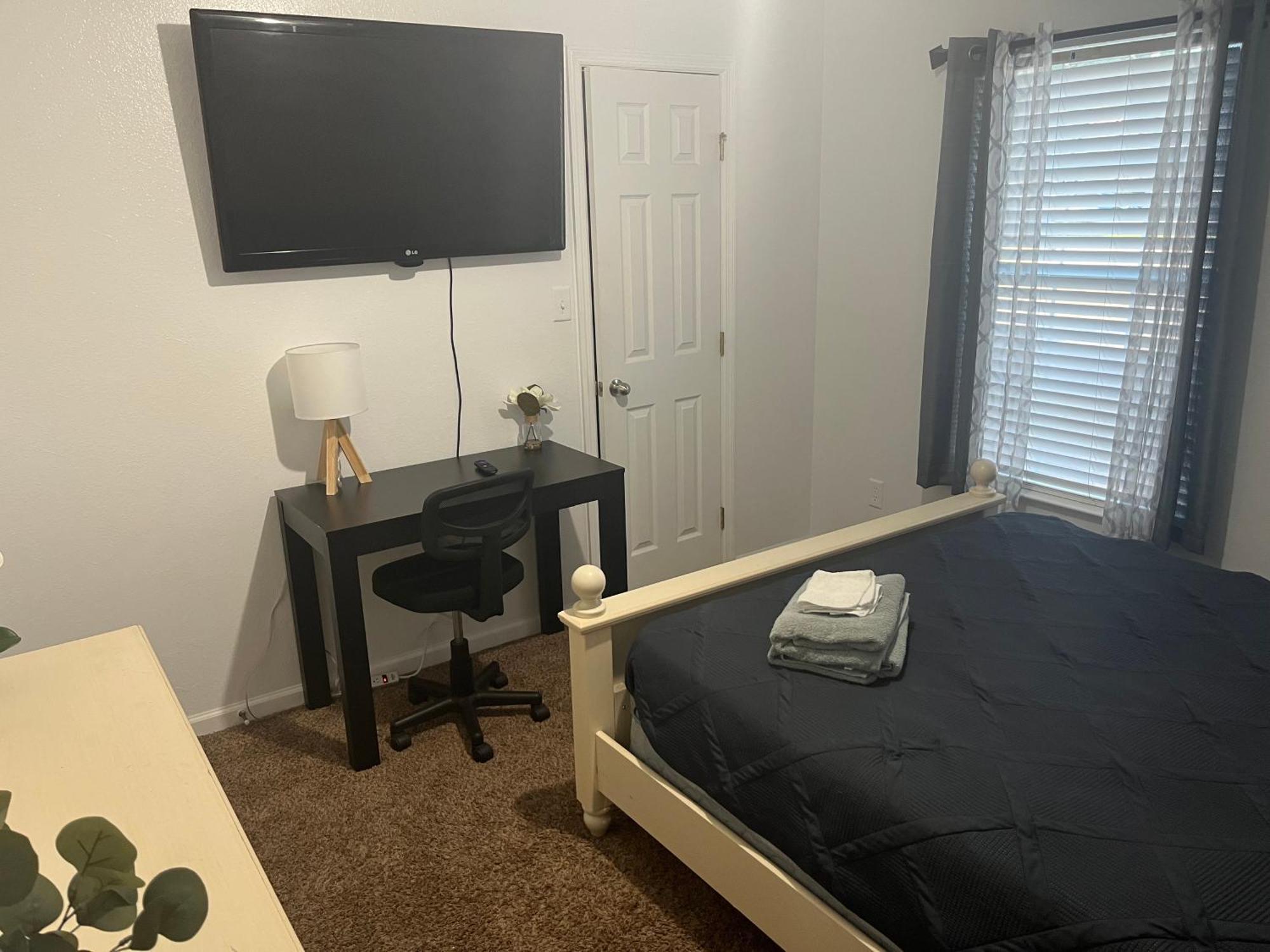 Apartment 3 Bed 3 Bath Townhome