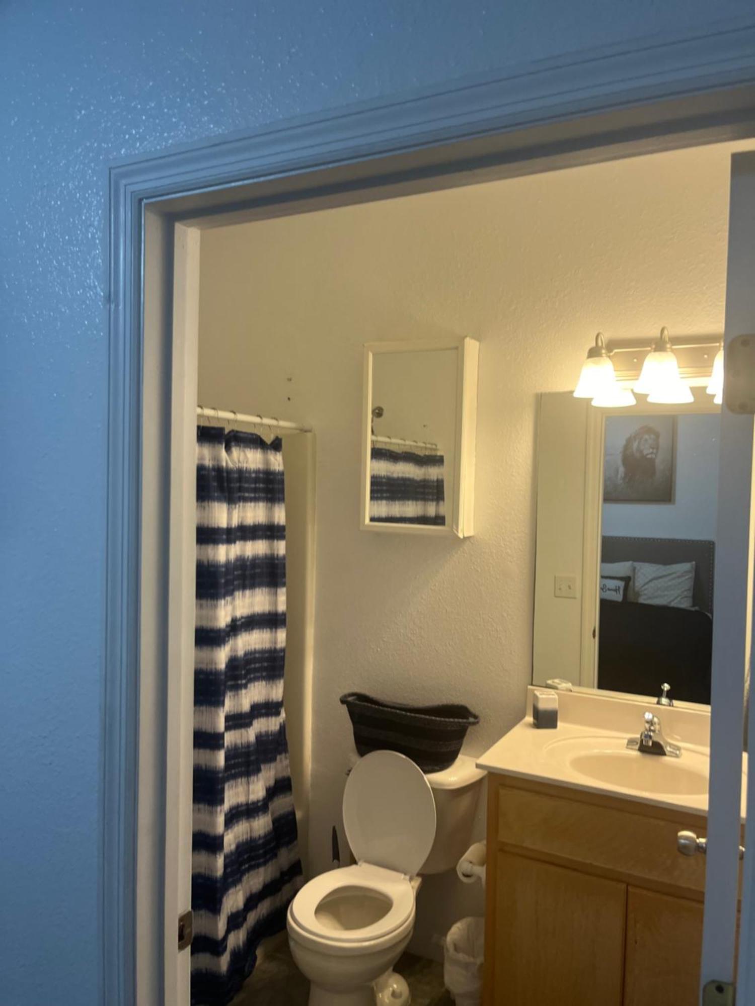 Apartment 3 Bed 3 Bath Townhome *