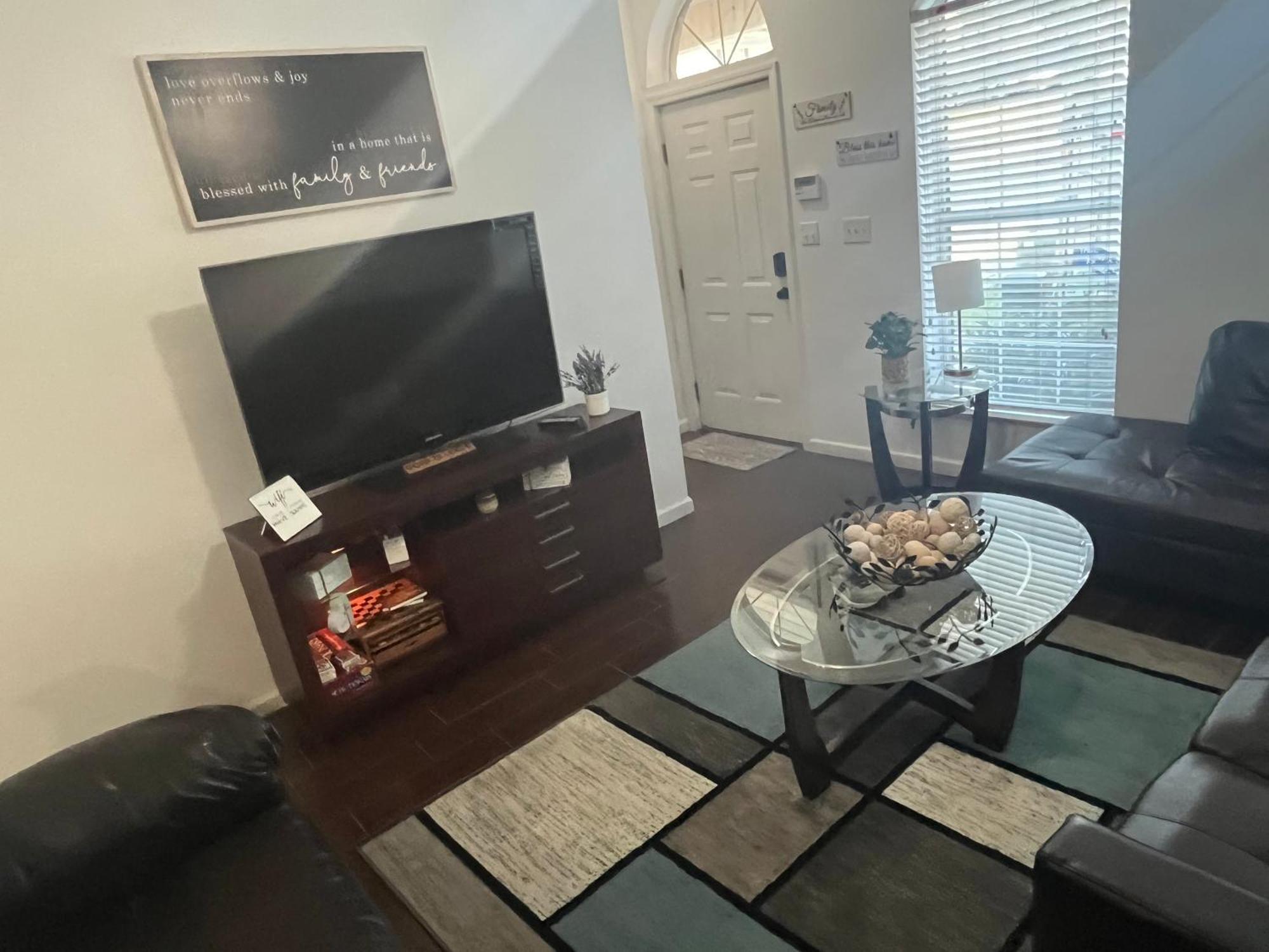 3 Bed 3 Bath Townhome *