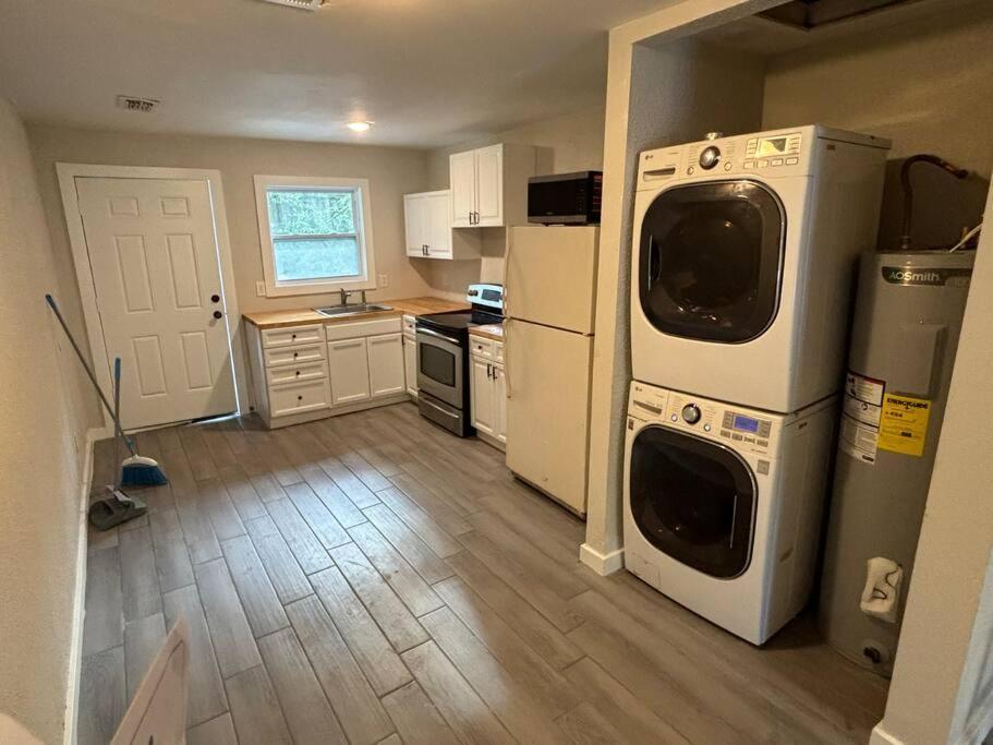 Completely Renovated Unit 3 Apartment Tallahassee