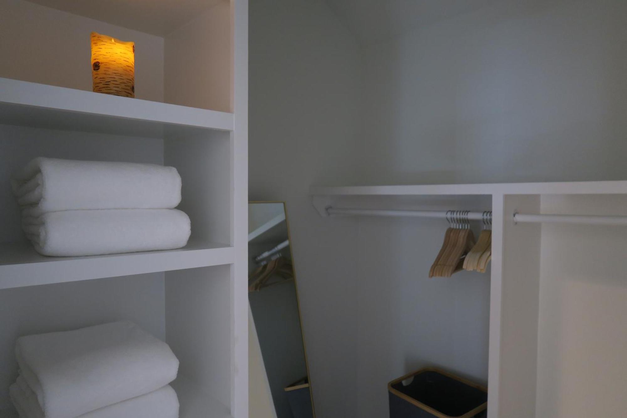 Holiday home Beautiful Modern Luxury Eco Townhouse, 3b/3.5b Great Location