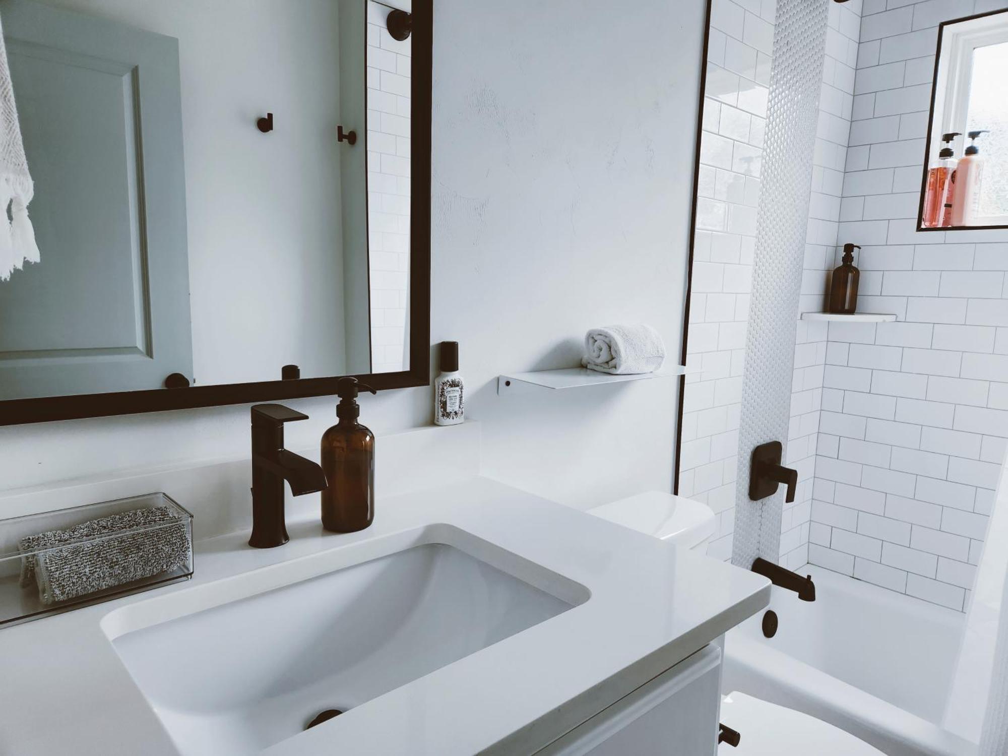Lovely Modern 2/2: Bright, Minimal, And Comfy * Tallahassee