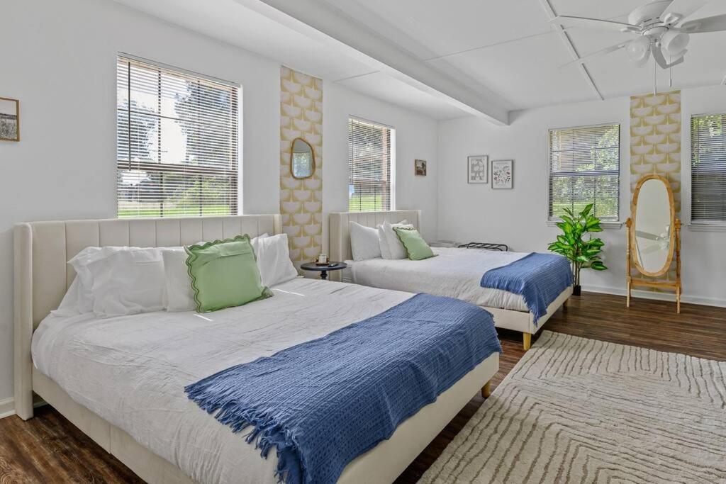 Tally's Sapphire Sleeps12 Near Fsu, Capitol, Golf Club With Game Room, Projector And Patio Holiday home *