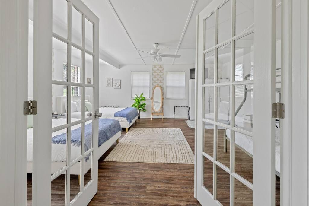 Tally's Sapphire Sleeps12 Near Fsu, Capitol, Golf Club With Game Room, Projector And Patio